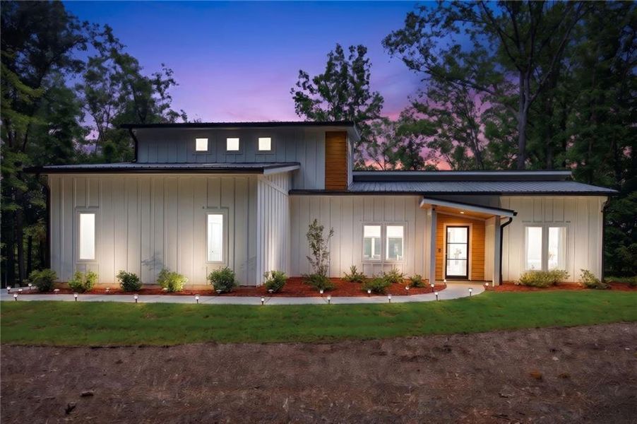 Exterior details and patio area of a home in , Eatonton (Image 30).