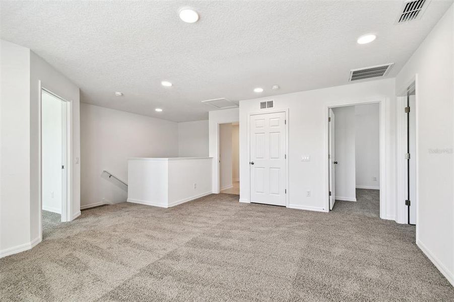 Spacious, unfurnished interior of a new home in Meadow Oaks, Hudson (Image 23).