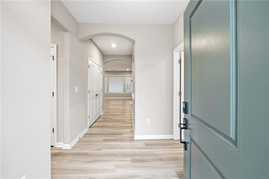Spacious, unfurnished interior of a new home in Poplar Place, Dallas (Image 21).