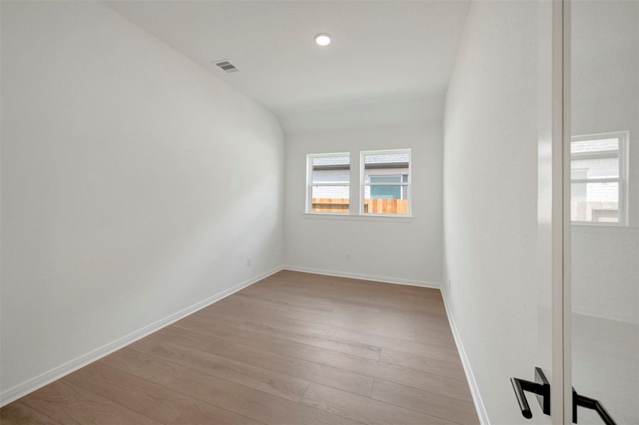Spacious, unfurnished interior of a new home in Jordan Ranch - Terrace Collection, Fulshear (Image 38).