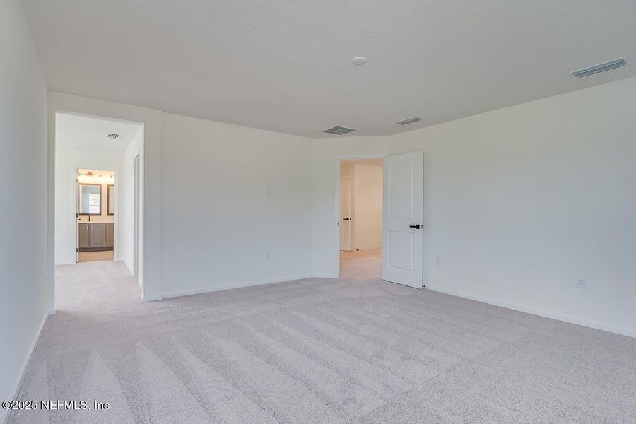 Spacious, unfurnished interior of a new home in Copper Ridge, Jacksonville (Image 12).