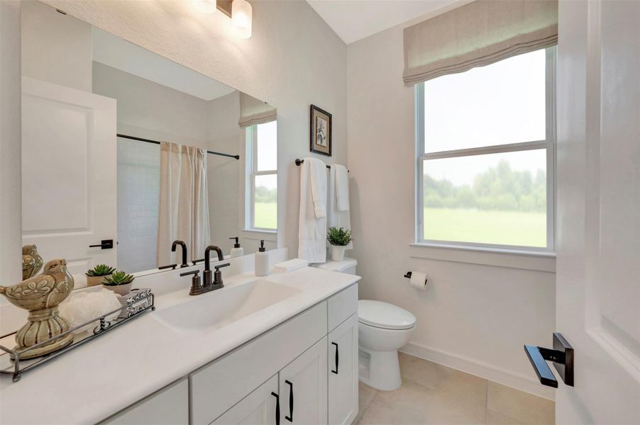 Hall bath (*Photo not of actual home and used for illustration purposes only.)