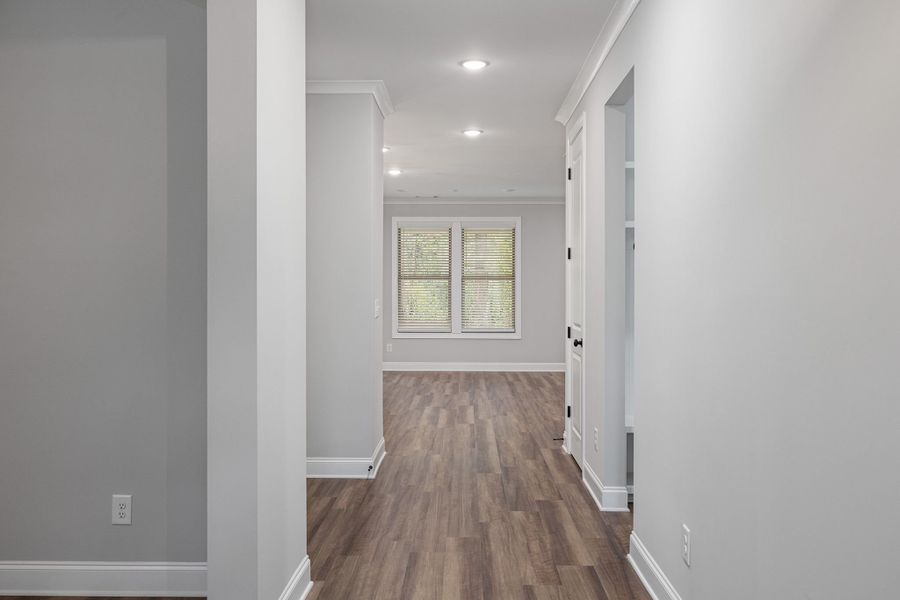 Inviting entryway foyer