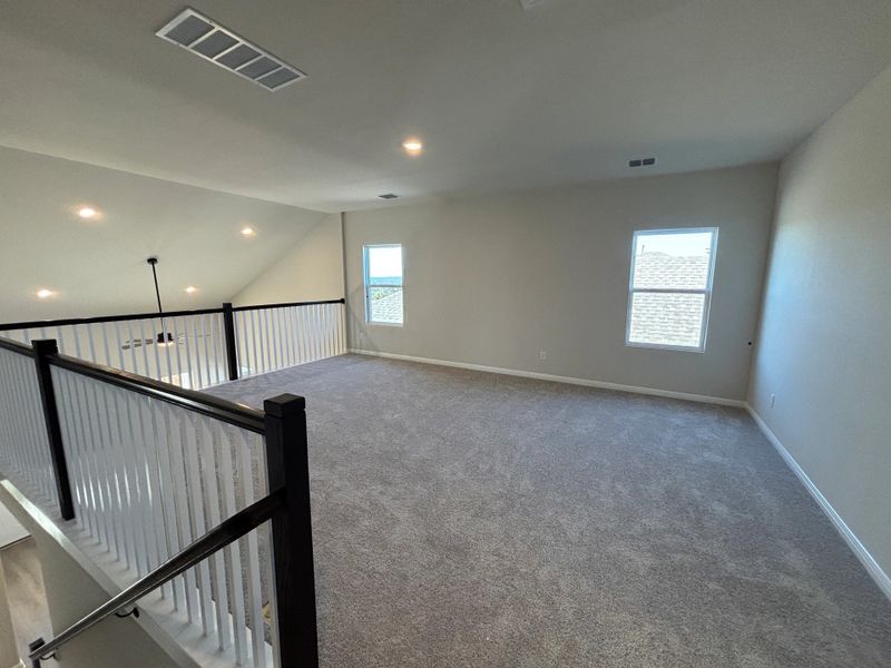 Spacious, unfurnished interior of a new home in Cannon Ranch 40s, Dripping Springs (Image 29).