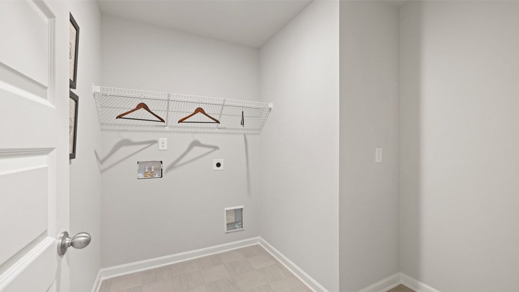 Representative unfurnished interior of a home built from the Mansfield by D.R. Horton in Estates at Deer Hollow, Grovetown (Image 22).