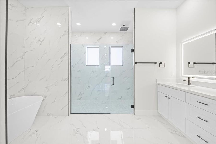 Furnished interior view inside a new home in , Cape Coral (Image 14).