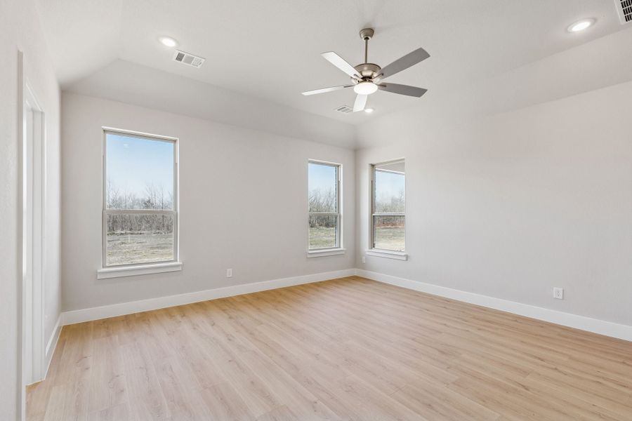 Representative unfurnished interior of a home built from the Halsted by Centre Living Homes in Ellis Ranch Estates, Waxahachie (Image 18).
