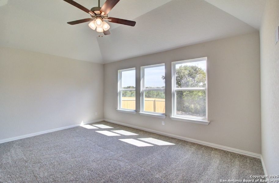 Spacious, unfurnished interior of a new home in Veranda, San Antonio (Image 16).