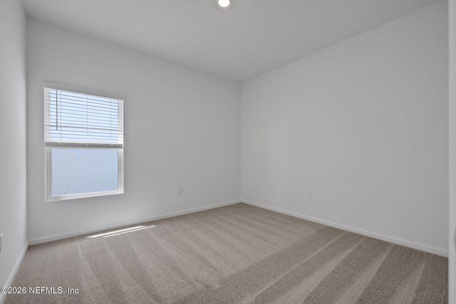 Spacious, unfurnished interior of a new home in Diamond Springs, Jacksonville (Image 27).