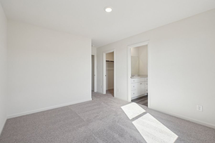 Representative unfurnished interior of a home built from the Eclipse by Starlight Homes in Kendall Grove, McDonough (Image 15).