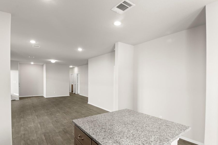 Spacious, unfurnished interior of a new home in Harvest Ridge, Elgin (Image 23).