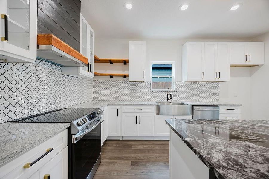 Furnished interior view inside a new home in , Fort Worth (Image 8).