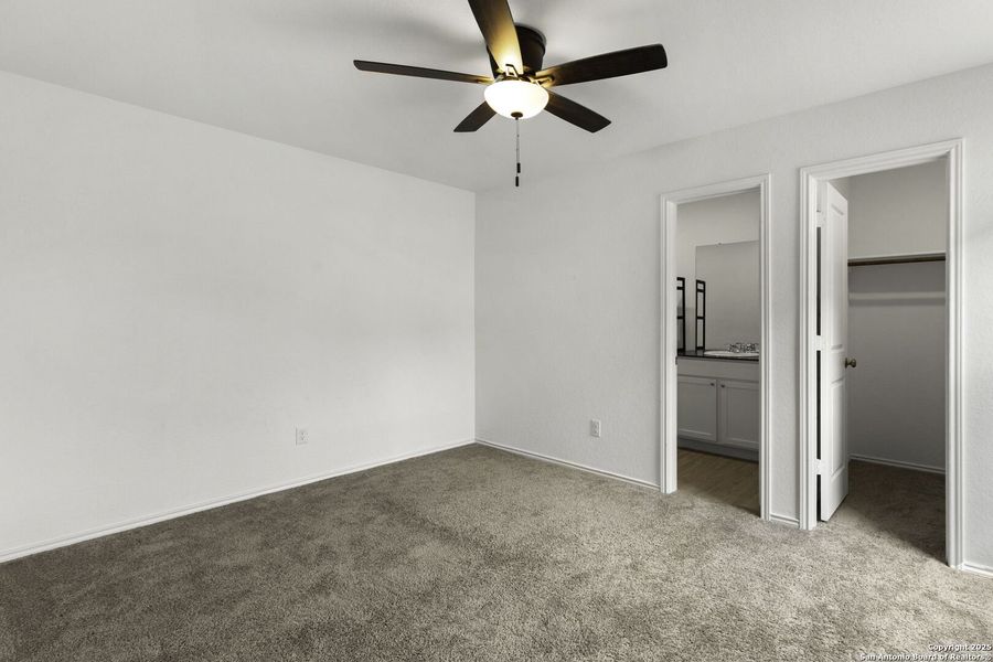 Spacious, unfurnished interior of a new home in Presa Point, San Antonio (Image 19).