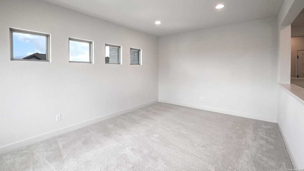 Spacious, unfurnished interior of a new home in Homestead, Schertz (Image 15).