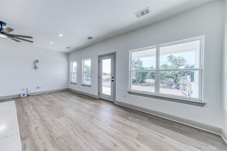 Spacious, unfurnished interior of a new home in , Paradise (Image 21).