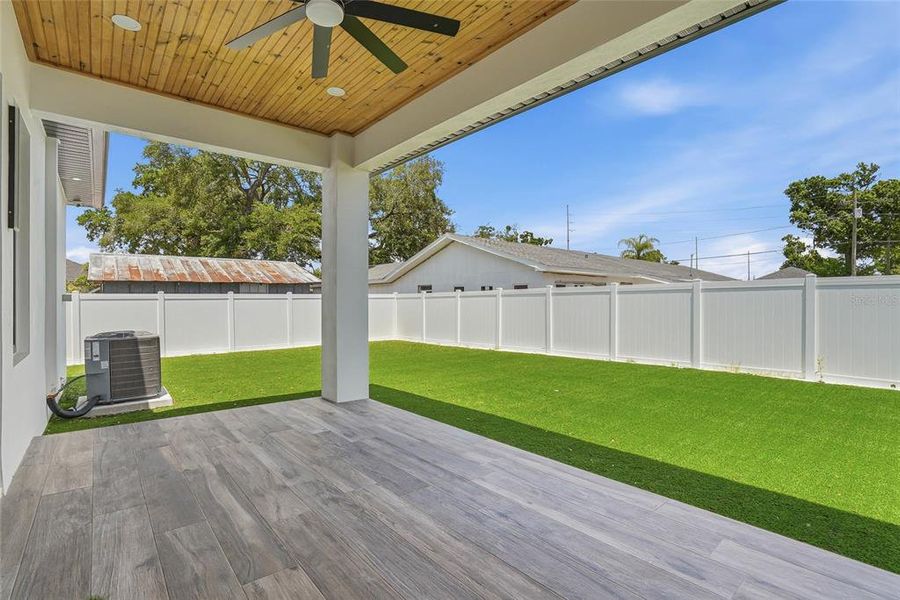 Exterior details and patio area of a home in , Tampa (Image 3).