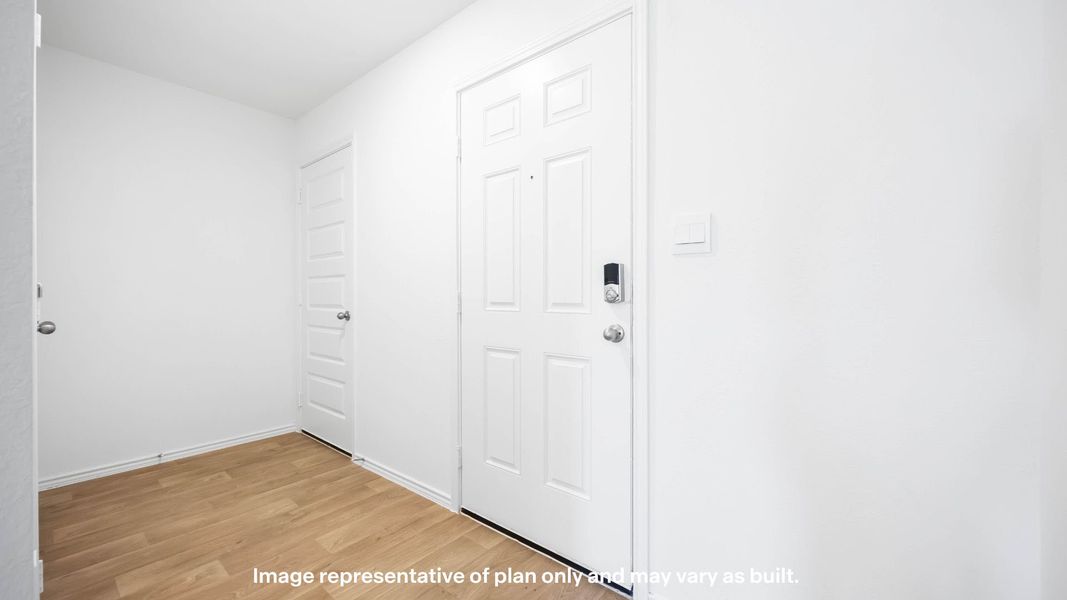 Representative unfurnished interior of a home built from the Buck by D.R. Horton in Deer Meadows, Odessa (Image 24).