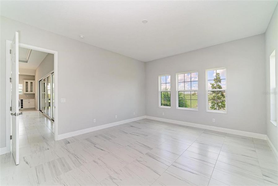 Spacious, unfurnished interior of a new home in Mirada, San Antonio (Image 18).