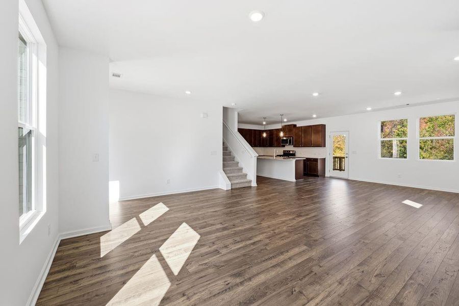 Spacious, unfurnished interior of a new home in Falls Creek, Flowery Branch (Image 14).