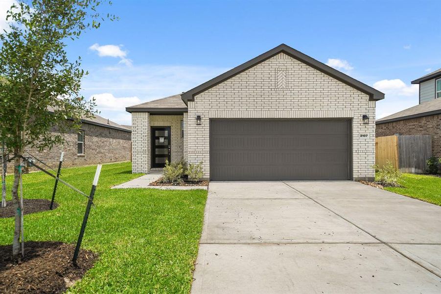 Front exterior of a home in the Pecan Lakes Estates community, located in Navasota, TX (Image 1). Front exterior of a home in the Pecan Lakes Estates community, located in Navasota, TX (Image 1).