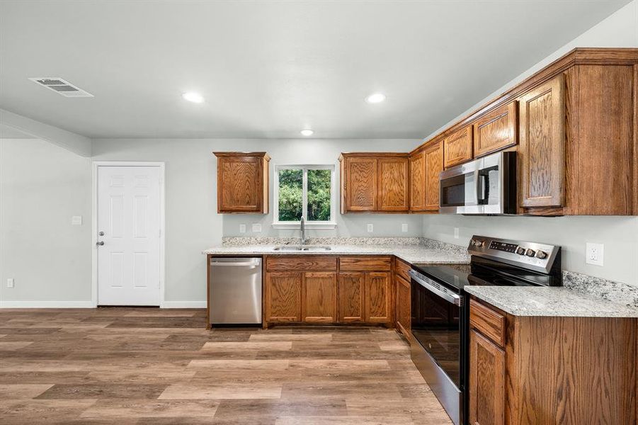 Furnished interior view inside a new home in , West Tawakoni (Image 7).