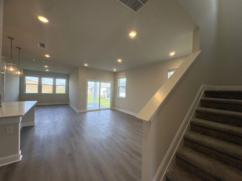 Spacious, unfurnished interior of a new home in Cades Bluff, Lebanon (Image 16).