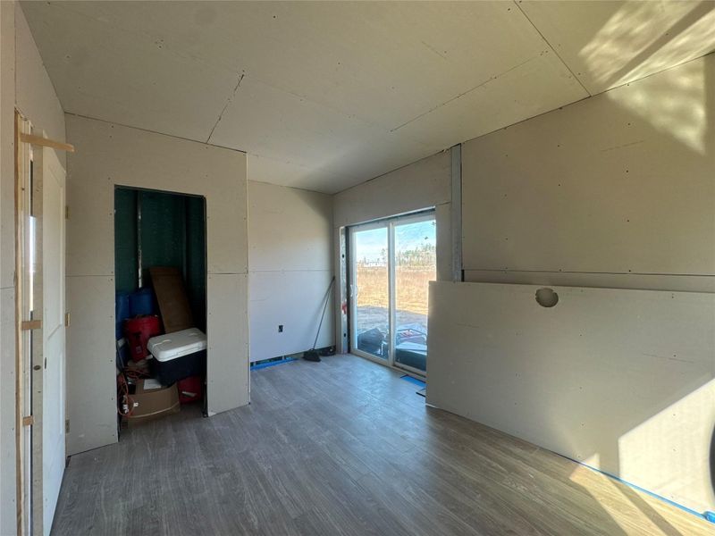 Spacious, unfurnished interior of a new home in , Cleveland (Image 6).