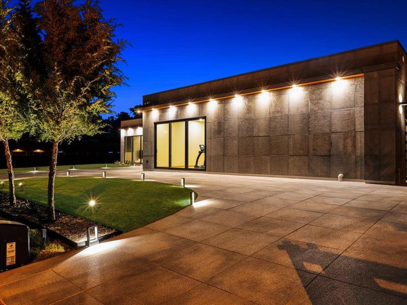 Exterior details and patio area of a home in , Dallas (Image 17).