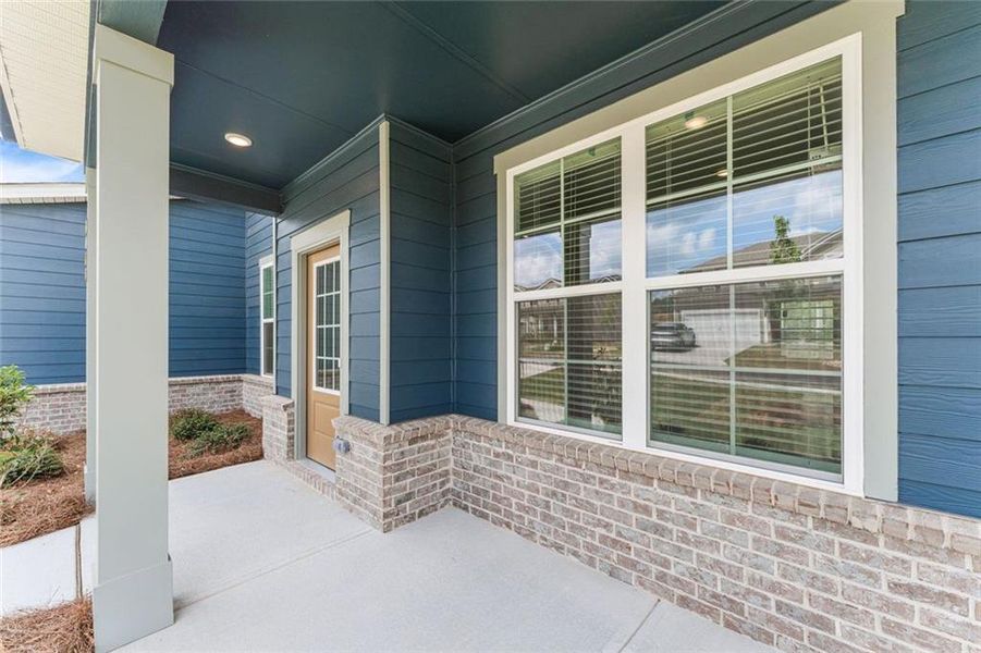 Exterior details and patio area of a home in Parkview Estates, South Fulton (Image 3).