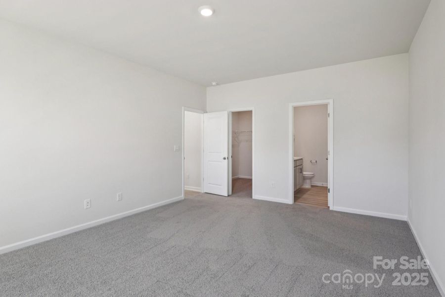 Spacious, unfurnished interior of a new home in Cline Village, Conover (Image 13).