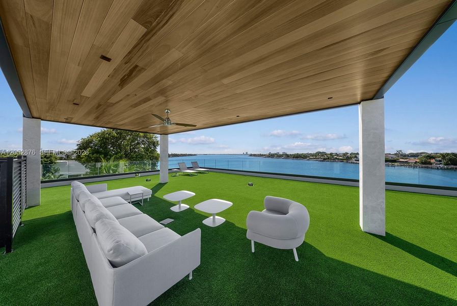 Exterior details and patio area of a home in , Miami Beach (Image 27).