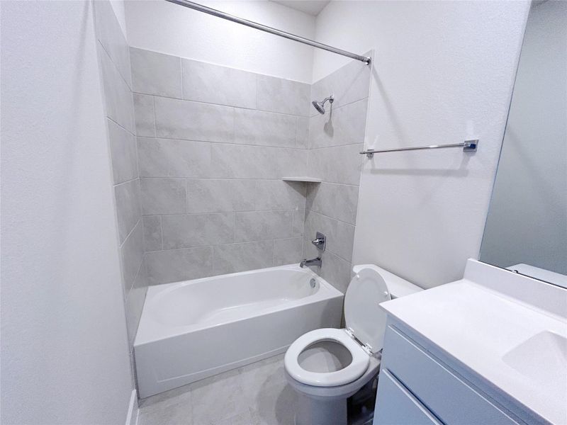 Furnished interior view inside a new home in Cross Creek Ranch 45′, Fulshear (Image 26).