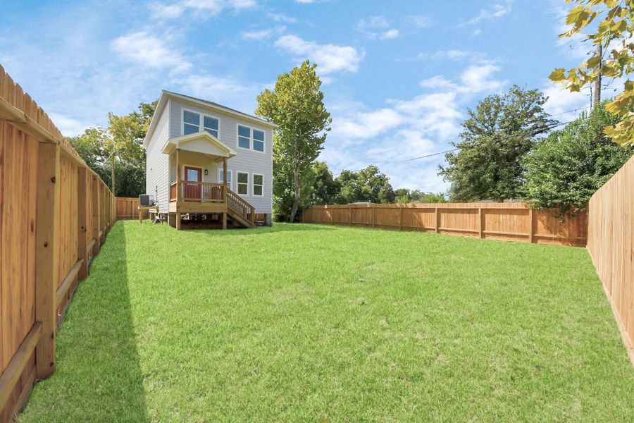 Exterior details and patio area of a home in , Alvin (Image 2). Exterior details and patio area of a home in , Alvin (Image 2).