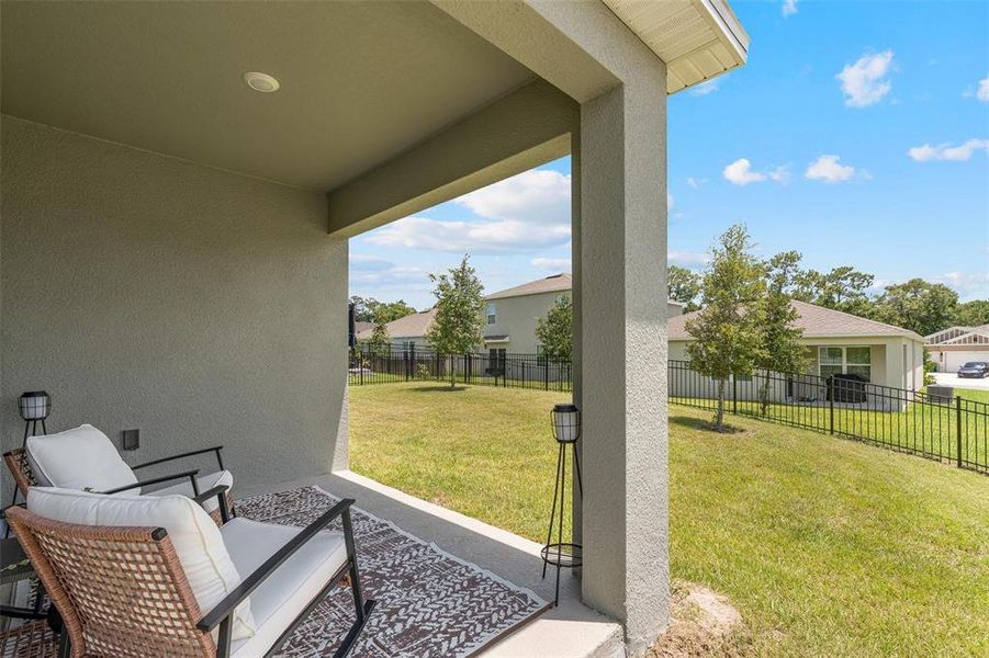 Exterior details and patio area of a home in , Deland (Image 3).
