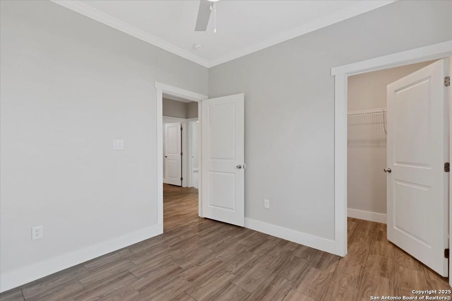 Spacious, unfurnished interior of a new home in , San Antonio (Image 14).