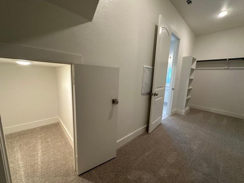 Spacious, unfurnished interior of a new home in Fannin Ranch, Leonard (Image 14).