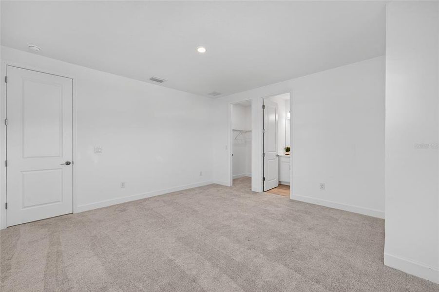 Spacious, unfurnished interior of a new home in River Landing, Wesley Chapel (Image 55). Spacious, unfurnished interior of a new home in River Landing, Wesley Chapel (Image 55).
