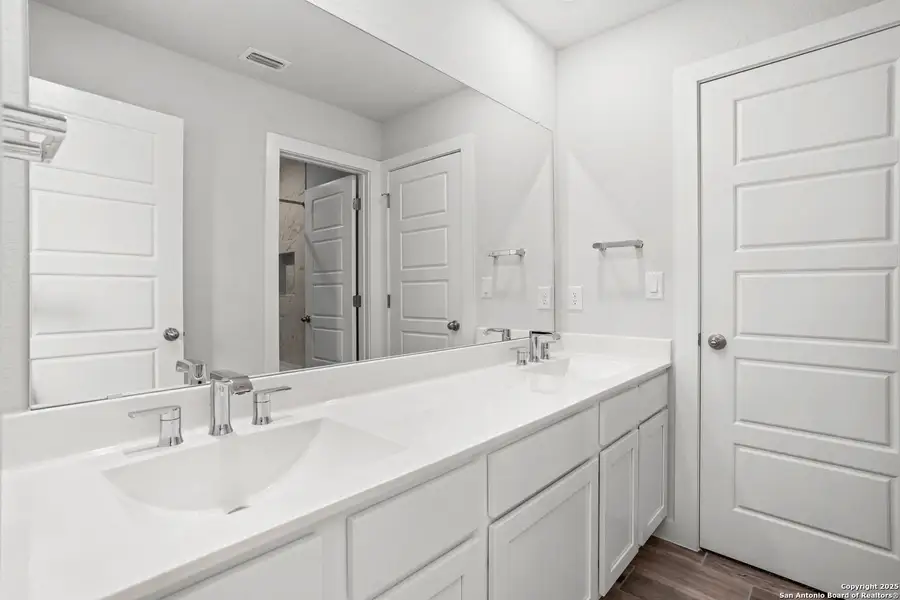 Furnished interior view inside a new home in Weston Oaks, San Antonio (Image 10). Furnished interior view inside a new home in Weston Oaks, San Antonio (Image 10).