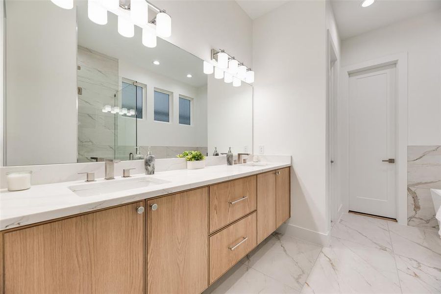 Furnished interior view inside a new home in , Dallas (Image 30).