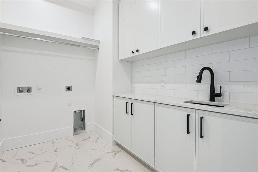 Furnished interior view inside a new home in , Tampa (Image 8).