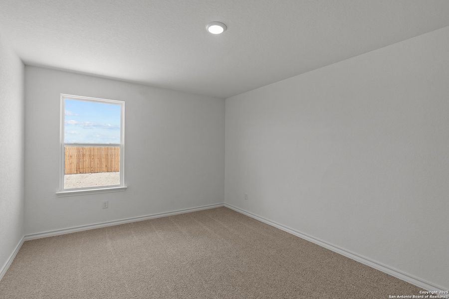Spacious, unfurnished interior of a new home in Vista Real, Converse (Image 24).