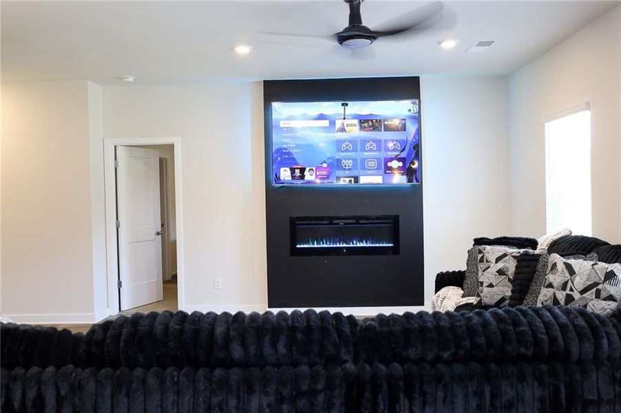 Image 70 of a home in .