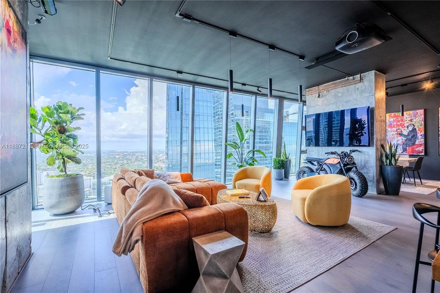 Community amenities in , Miami (Image 15).