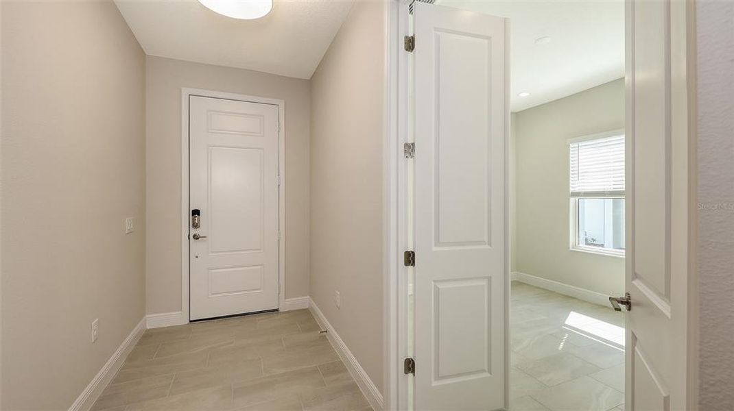 Spacious, unfurnished interior of a new home in , Venice (Image 31).