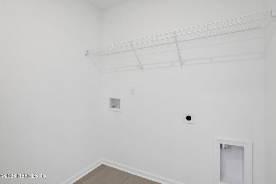 Spacious, unfurnished interior of a new home in Amberly, Green Cove Springs (Image 41).