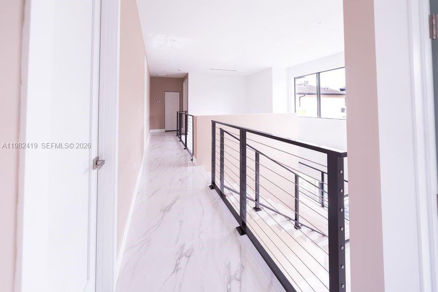 Spacious, unfurnished interior of a new home in , Miami (Image 35).