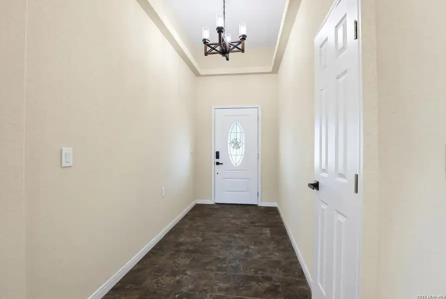 Spacious, unfurnished interior of a new home in , Poteet (Image 16).