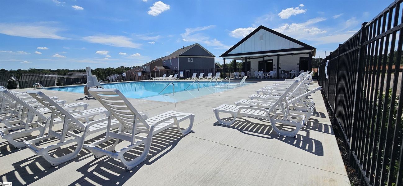 Community amenities in Sedona, Greenville (Image 11).