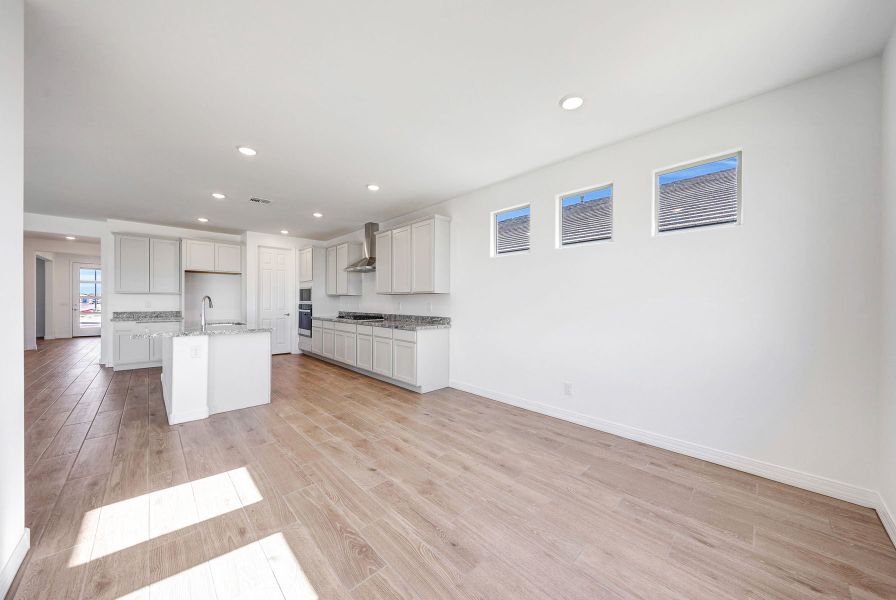 Spacious, unfurnished interior of a new home in Tierra Vistoso, Surprise (Image 9).