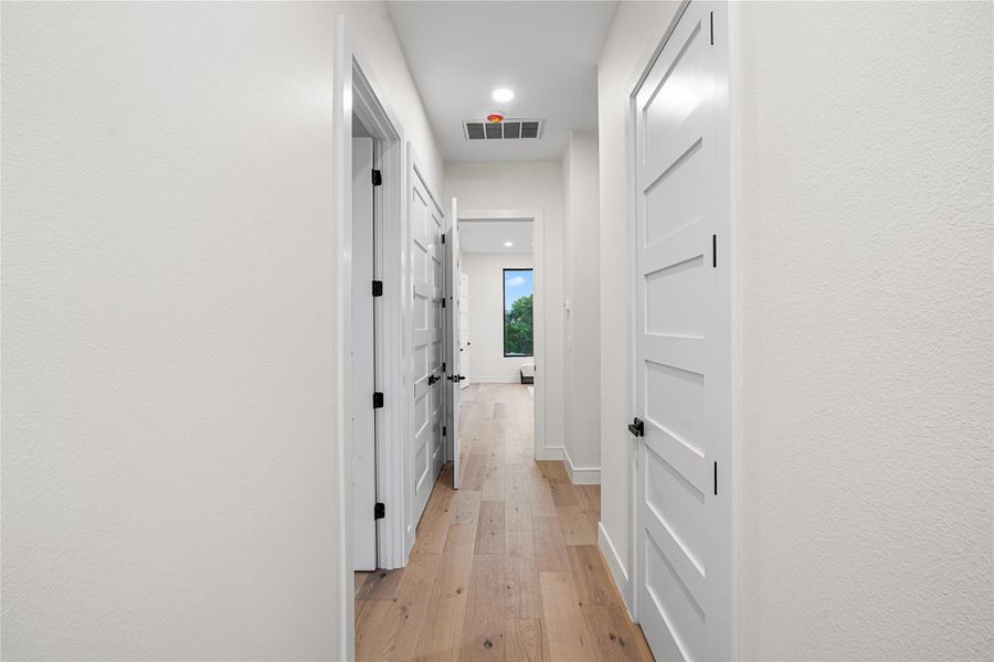 Spacious, unfurnished interior of a new home in , Houston (Image 20).